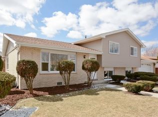 8857 Hickory Dr, Orland Hills, IL 60487