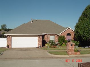 1705 Dorchester Rd, Midwest City, OK 73130
