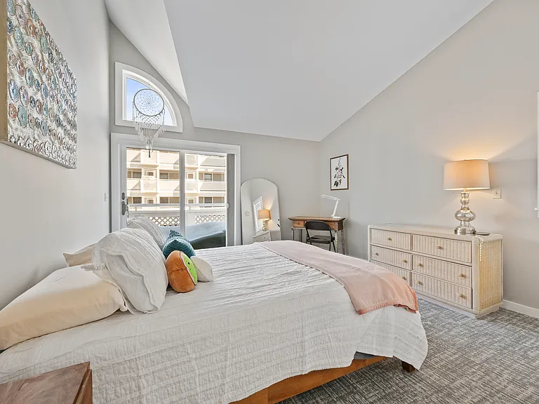 10 Ocean House Way #10 — Photo 12