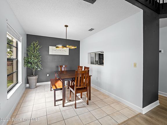 4th image of 1680 Clover Cir