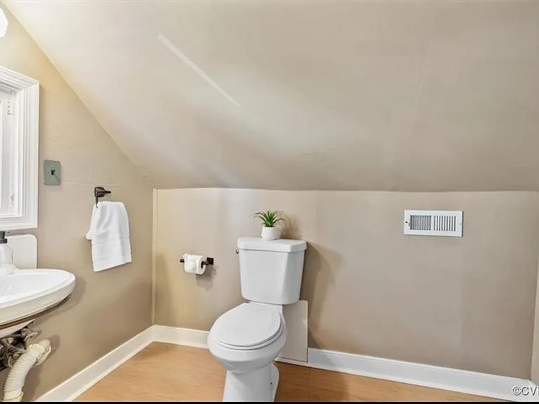 910 Orchard Rd — Photo 21