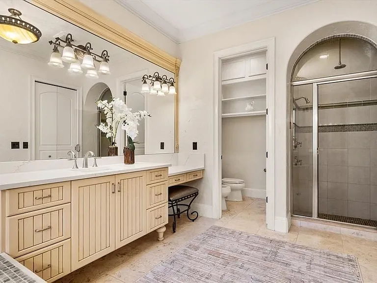 236 Acadia Ter — Photo 20