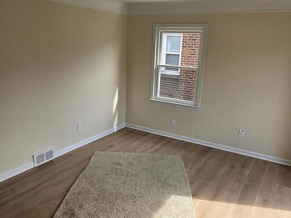 3rd image of 9634 Inkster Rd