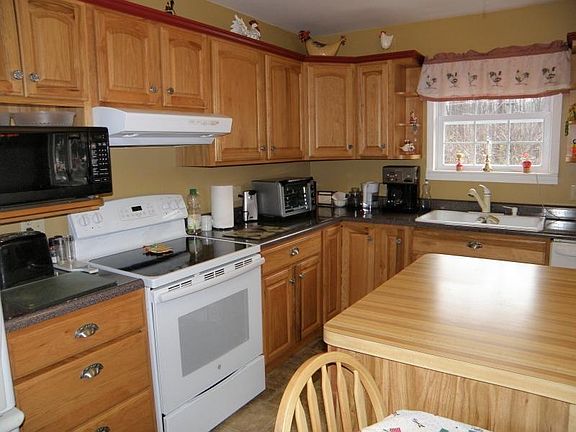 2nd image of 2755-2757 Holman Dr