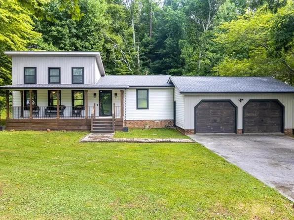 178 Hackberry Dr, Tunnel Hill, GA 30720