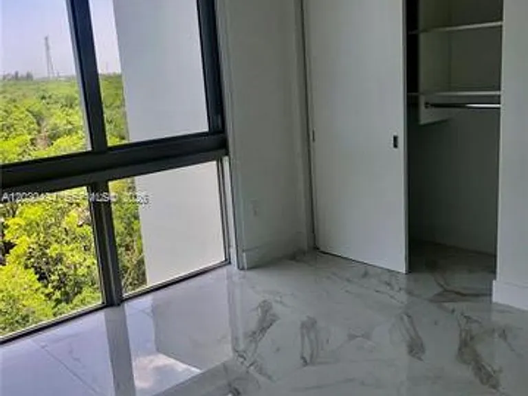 16385 Biscayne Blvd #621 — Photo 7