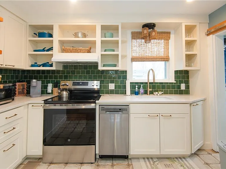 12 Maitland Ct — Photo 4