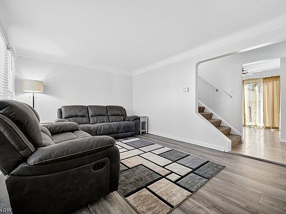 2nd image of 415 Beechwood Dr