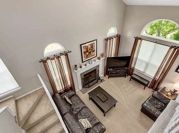 4th image of 102 Golfview Dr