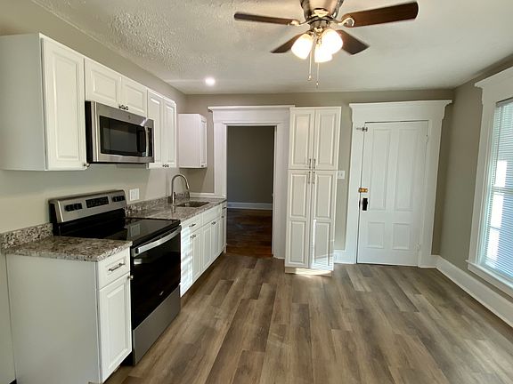 Updated Kitchen and free standing pantry.