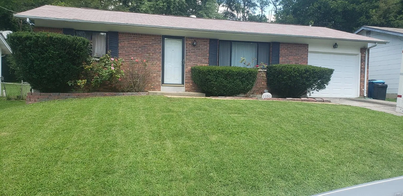 1351 Heydt Ave photo 1