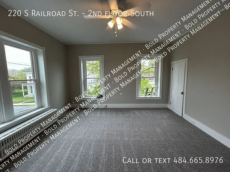 220 S Railroad St #2 — Photo 2