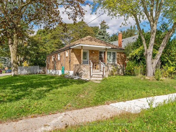 106 Flora Dr, Toronto, ON M1P 1A8