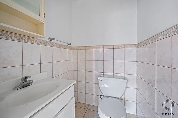 Rented by ERNY LLC | media 22