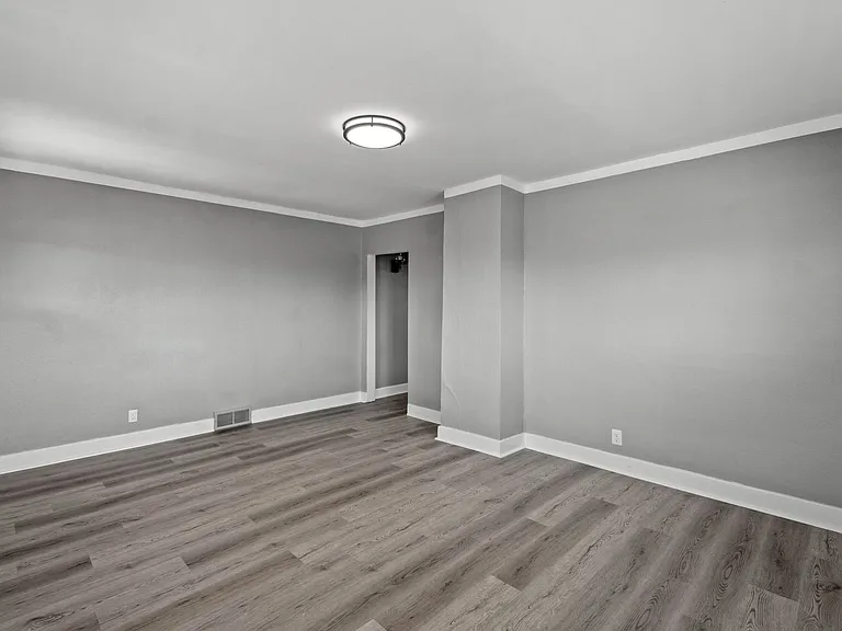 1744 Highland Ave — Photo 3