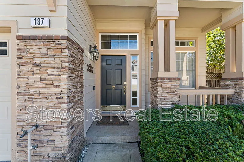 4 bed, 3.0 bath, 2148 sqft, $4,750 — Photo 2