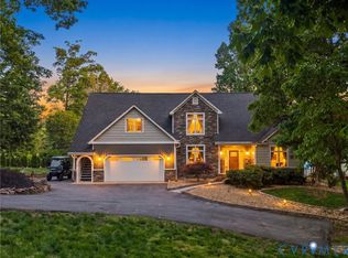 20149 Oak River Ct, South Chesterfield, VA 23803