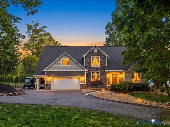 20149 Oak River Ct, South Chesterfield, VA 23803