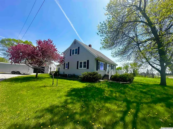 23251 Thrush Ave, Mason City, IA 50401