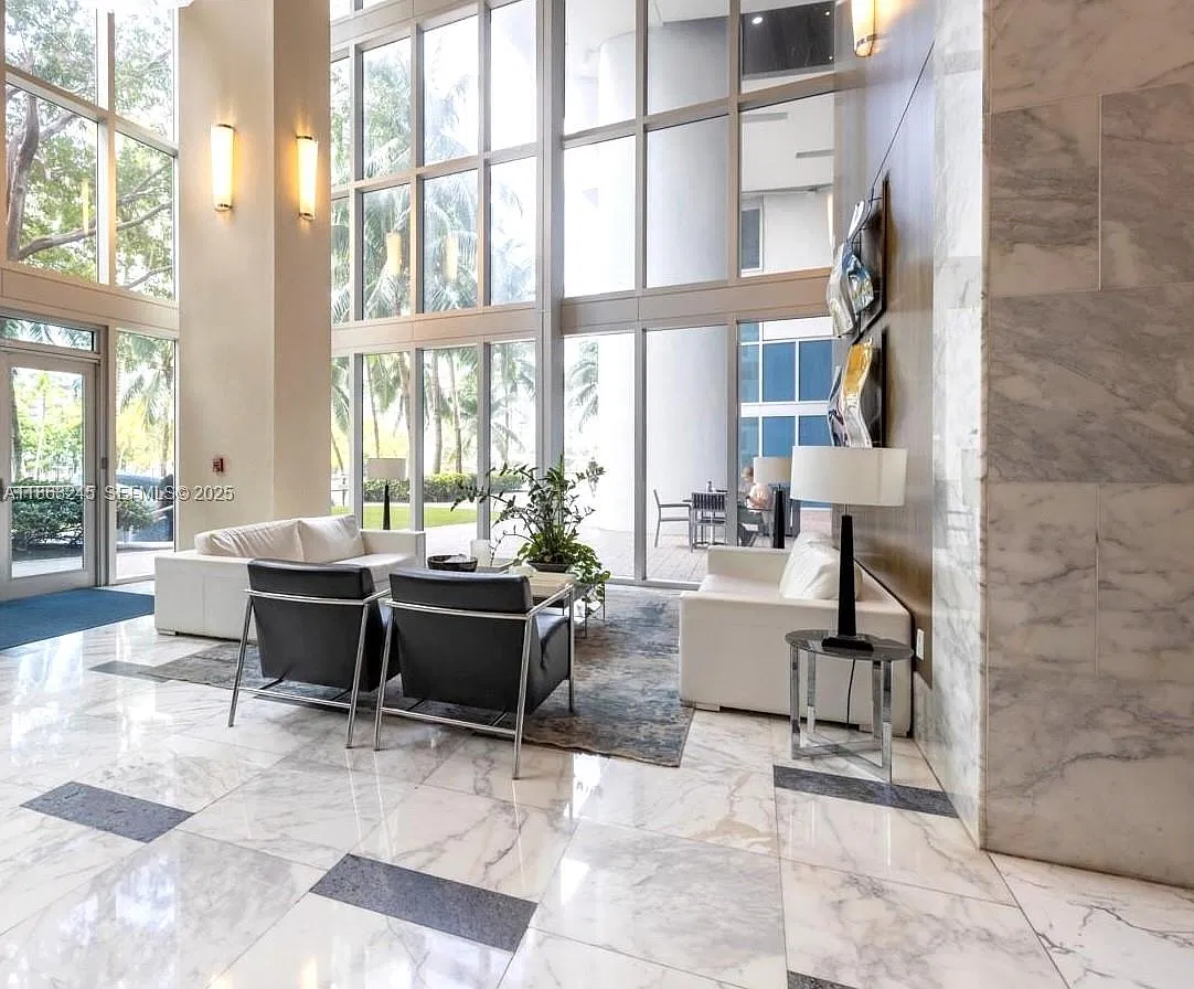 1 bed, 1.5 bath, 900 sqft, $3,000 — Photo 4