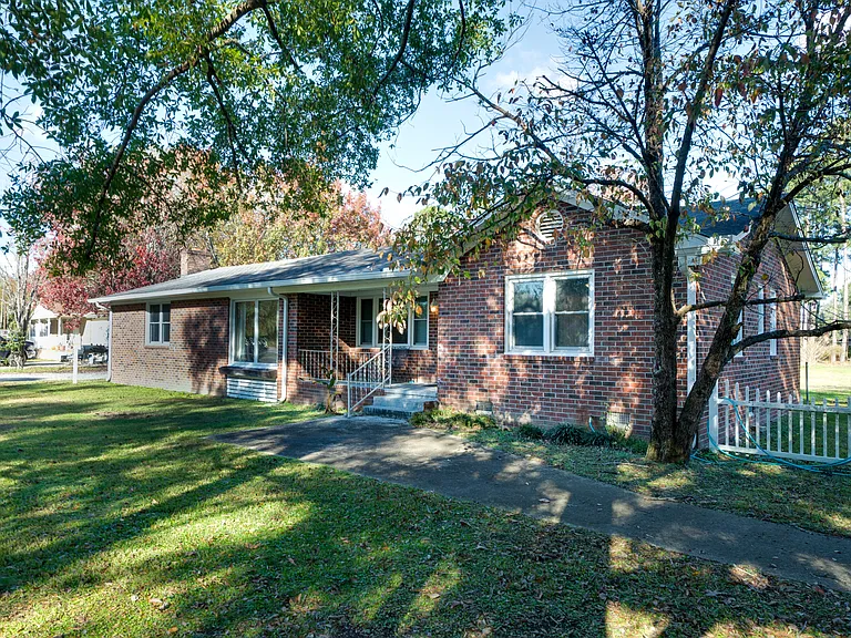 1278 N Pinckney St — Photo 2