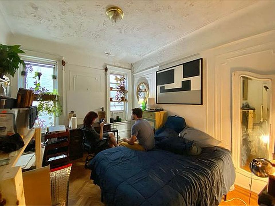 1st image of 571 Lincoln Pl #3A