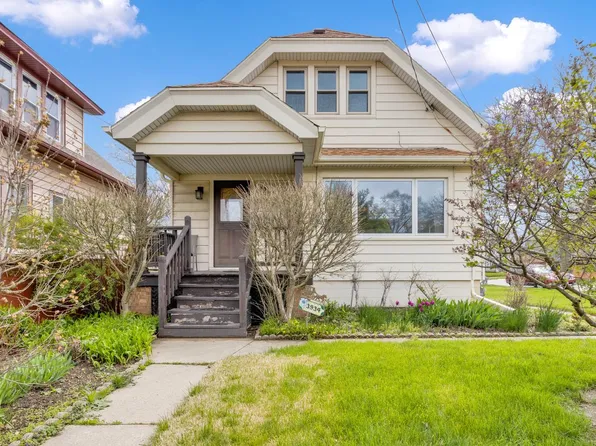 3934 South Whitnall AVENUE, Milwaukee, WI 53207