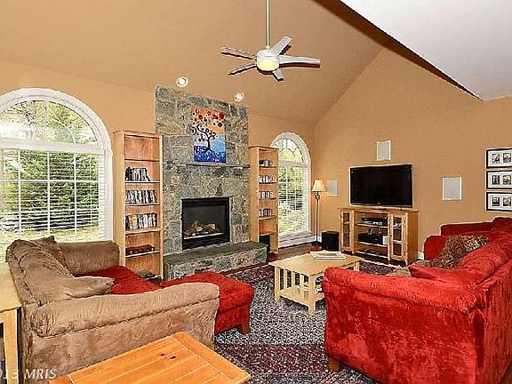 2nd image of 43040 Caledonia Ct