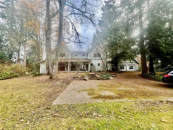 748 Ferncliff Avenue NE, Bainbridge Island, WA 98110