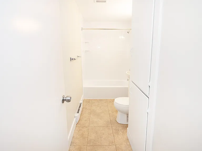 325 Enfield Cres #2 — Photo 16
