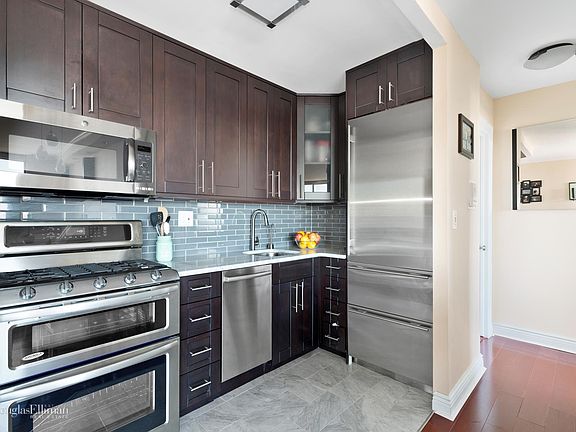 2nd image of 353 E 72nd St APT 32D