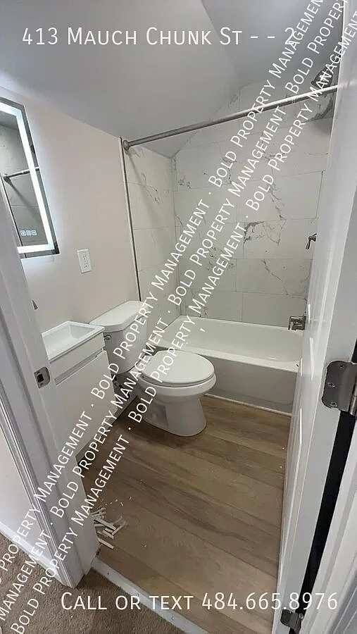 Newly Remodeled 2-Bedroom 1.5 Bath Apartment Modern Finishes & Brand-New Appliances with Washer &... — Photo 4