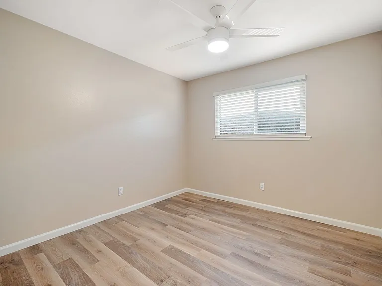 5353 Olmeda Ave — Photo 36