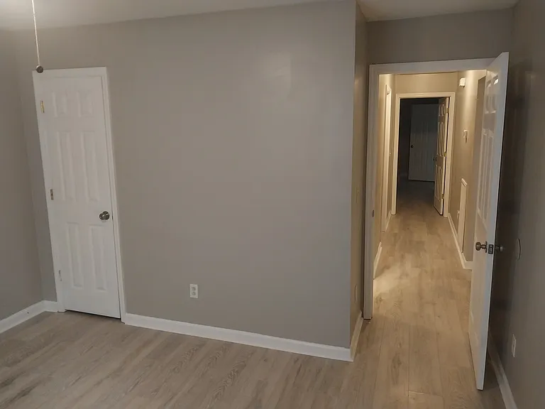 2203 Bennett Ave — Photo 10