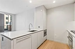 135 Seaport Blvd #532 — Photo 5