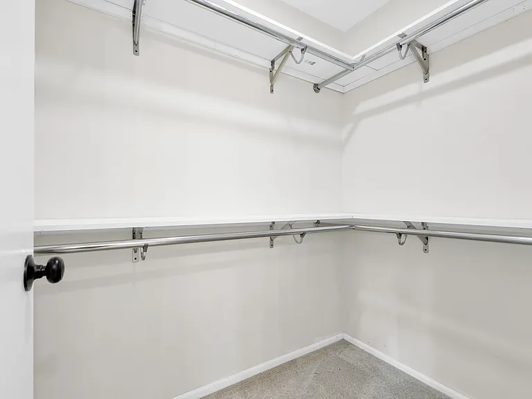 19 Pierson Dr — Photo 18