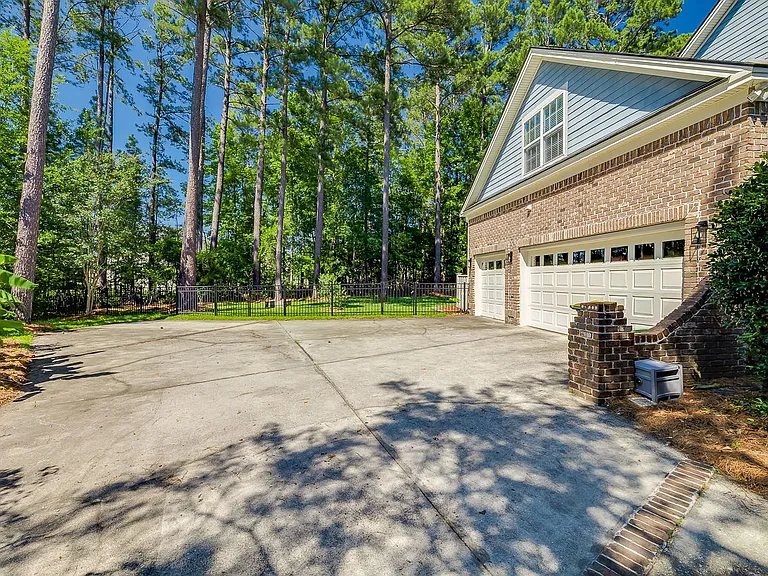 23 Lake Heron Ct W — Photo 41