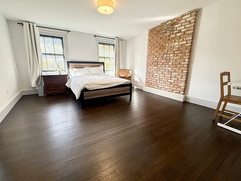 30 Trumbull St — Photo 9