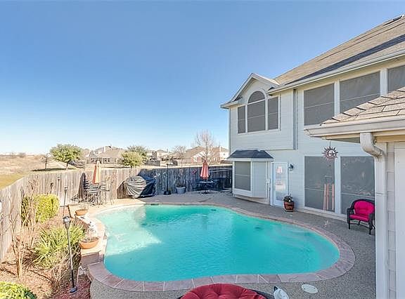 3rd image of 10300 Black Forest Ct