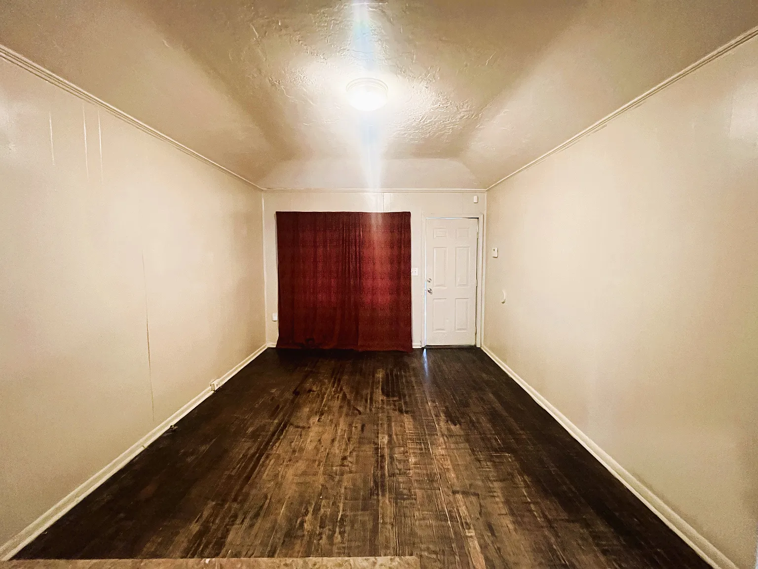 3 bed, 1050 sqft, $950 — Photo 3
