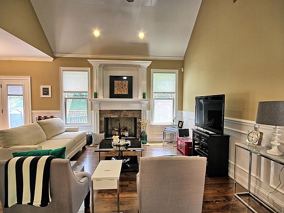 5th image of 422 Kingsridge Dr