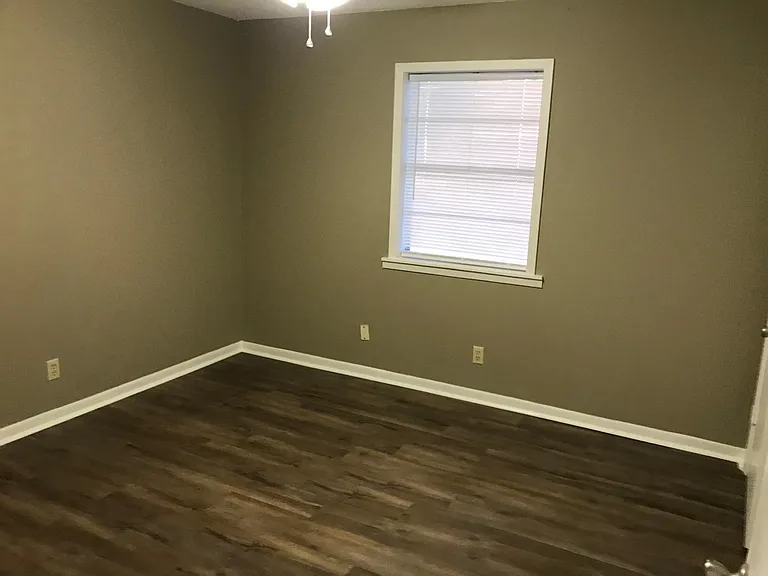 2318 S Donnybrook Ave — Photo 11