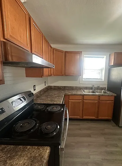 520 E 27th St — Photo 3
