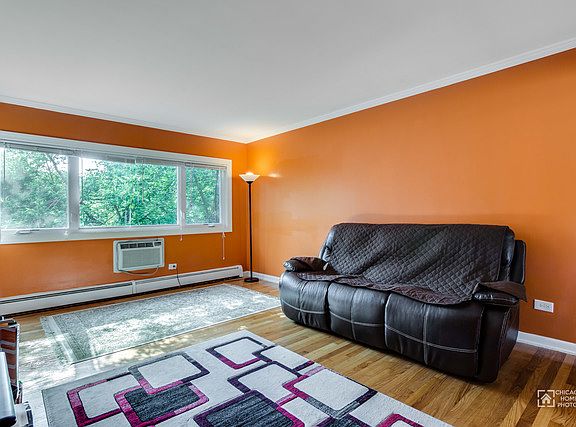 3rd image of 1331 W Chase Ave APT 3B