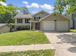 2354 Cedar Dale Ct, Maryland Heights, MO 63043
