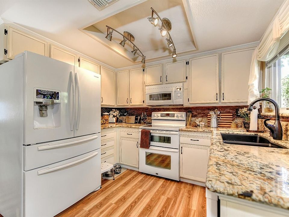 1st image of 7348 La Tour Dr