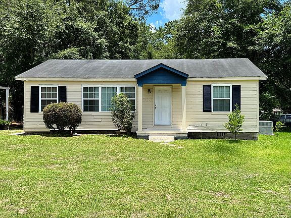 2nd image of 1803 Clover Dr