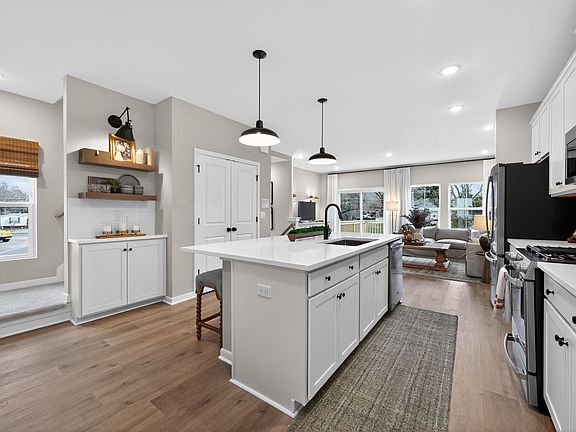 2nd image of 44 Basswood St