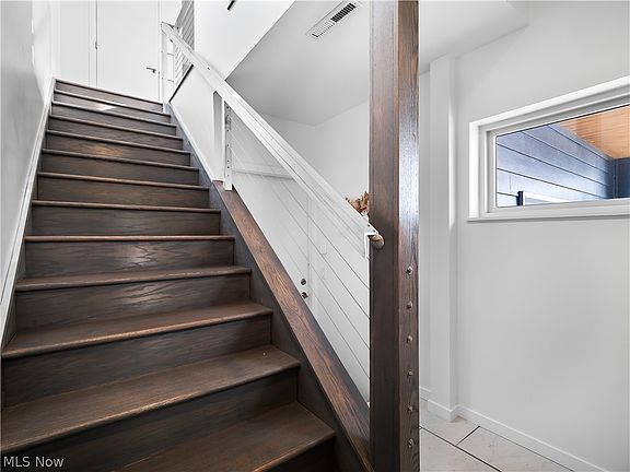 5th image of 716 University Ct