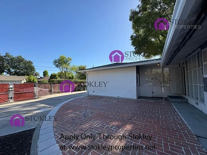 747 Harvard Dr — Photo 40